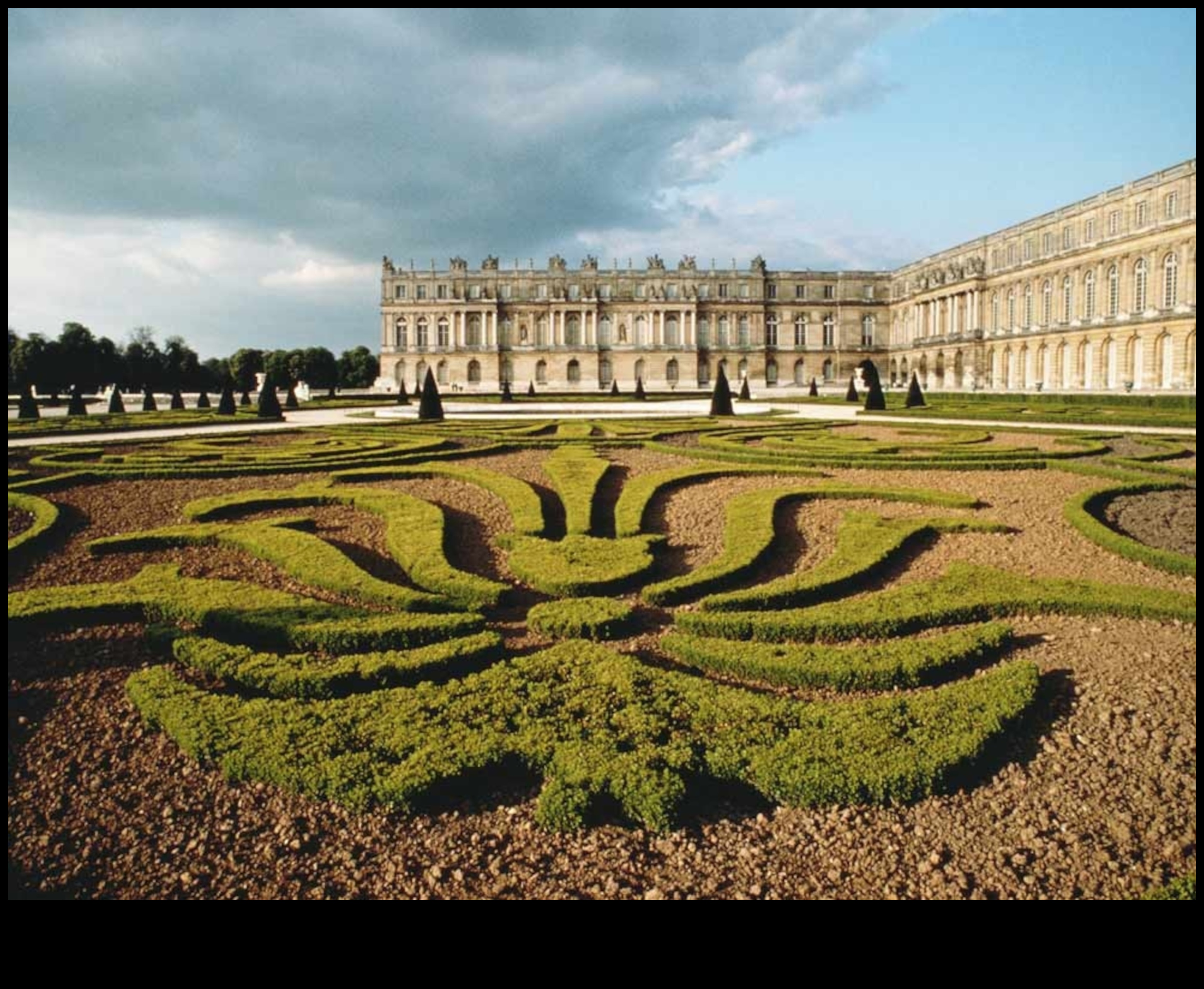 טיול בזמן: גנים היסטוריים בתקופות שונות