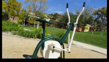 כיצד נופים משפיעים על עיצוב חללי כושר חיצוניים?